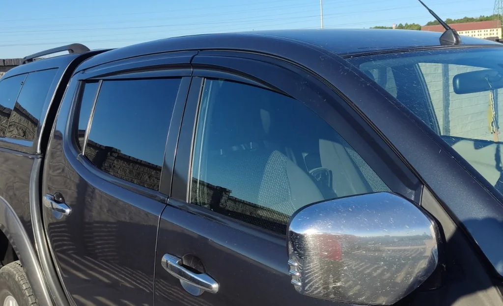 Ветробрани за Mitsubishi L200 2006-2014 SUNPLEX